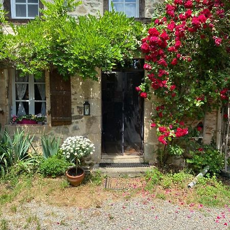 Red Gate Cottage Saulgond Extérieur photo