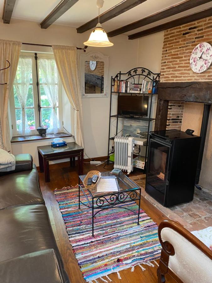 Red Gate Cottage Saulgond Extérieur photo